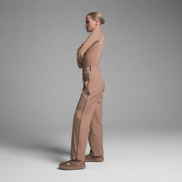 THE NORTH FACE X SKIMS
WOVEN SEAM TAPED PANT - Picture 3 of 7